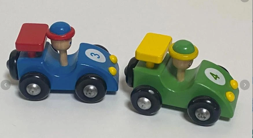 Lote dos coches Fórmula 1 de madera – photo 2